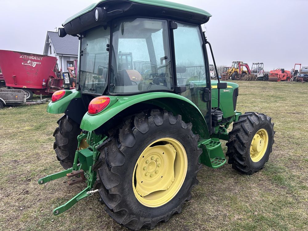 Johan Deere 5065E Polecam