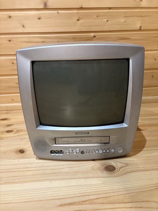 Telewizor z VHS 14” Daewoo model: K14H3T1