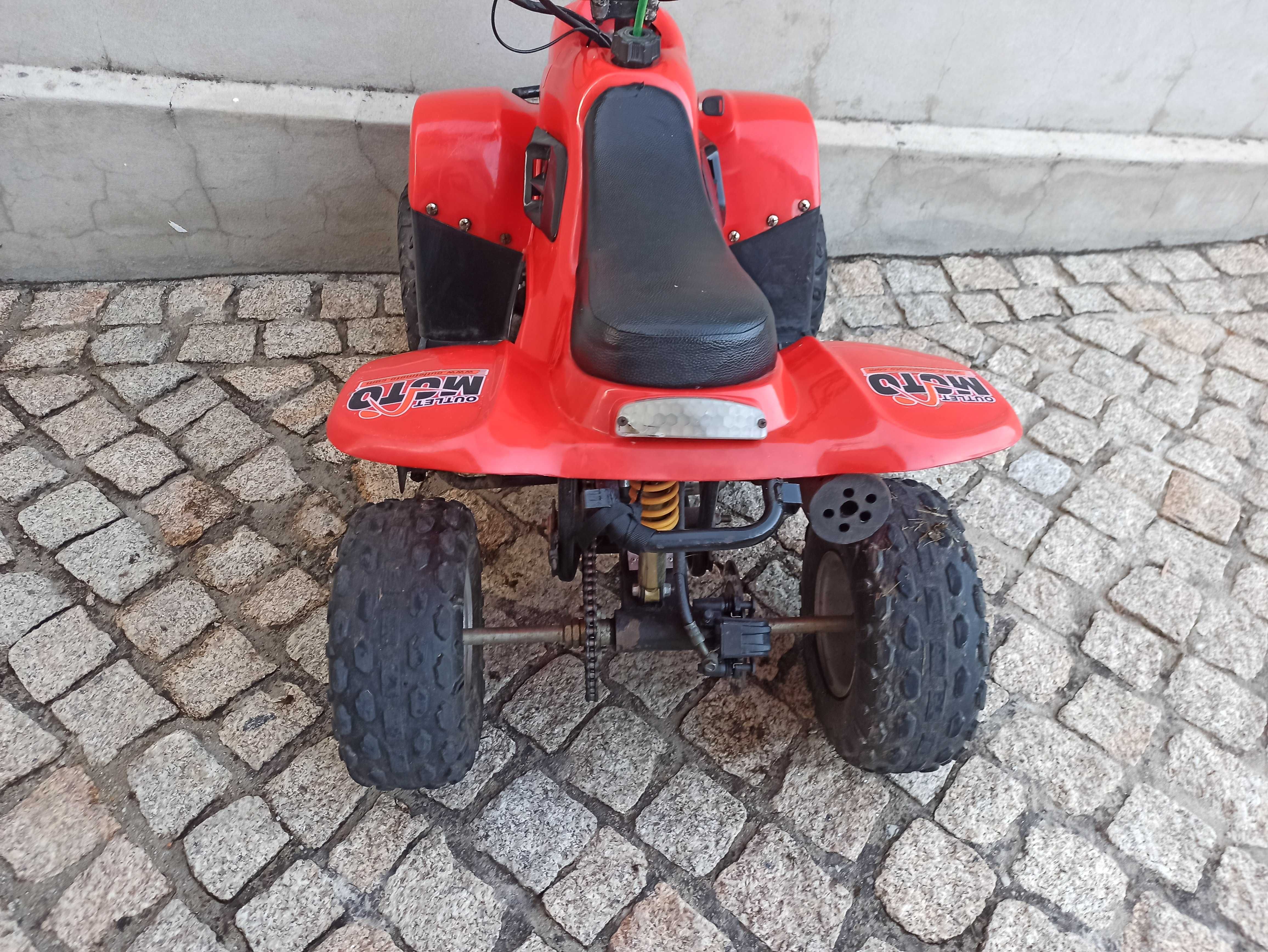 Moto quatro 110 cm^3