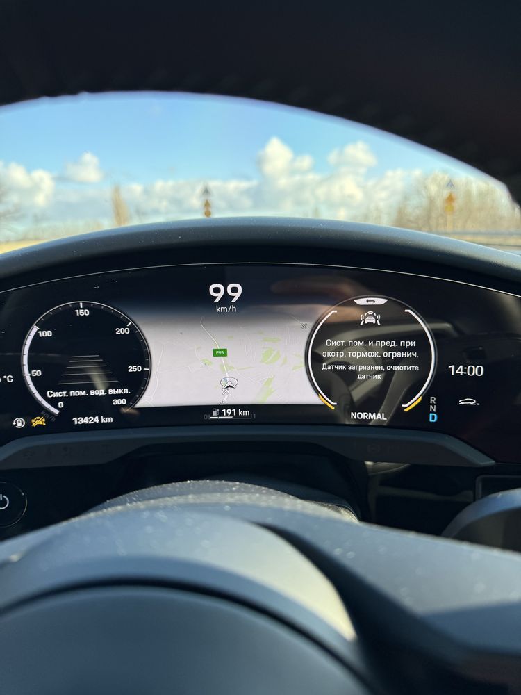 Porsche taycan 4s 2022 Перый хозяин.