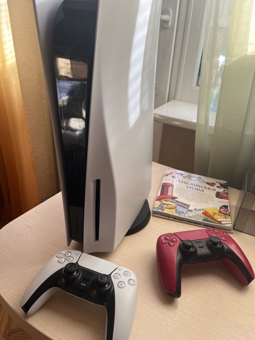 Продам свою Sony PlayStation 5 с дисководом