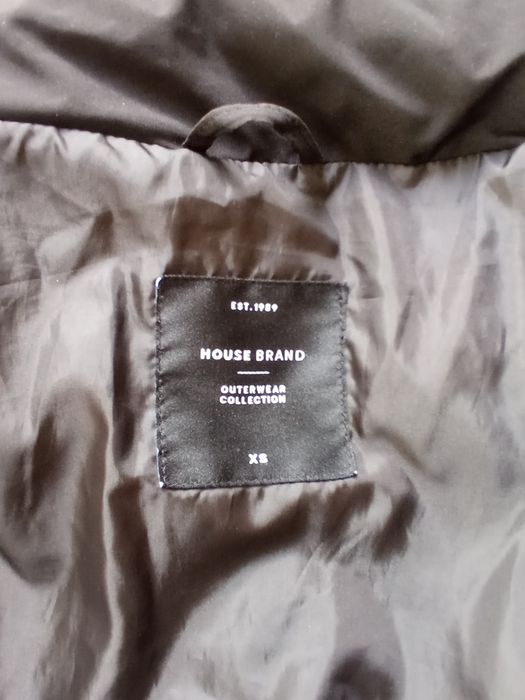 Ciepła kurtka zimowa puffer z łączonych materiałów 
Kolor miętowy 
Roz