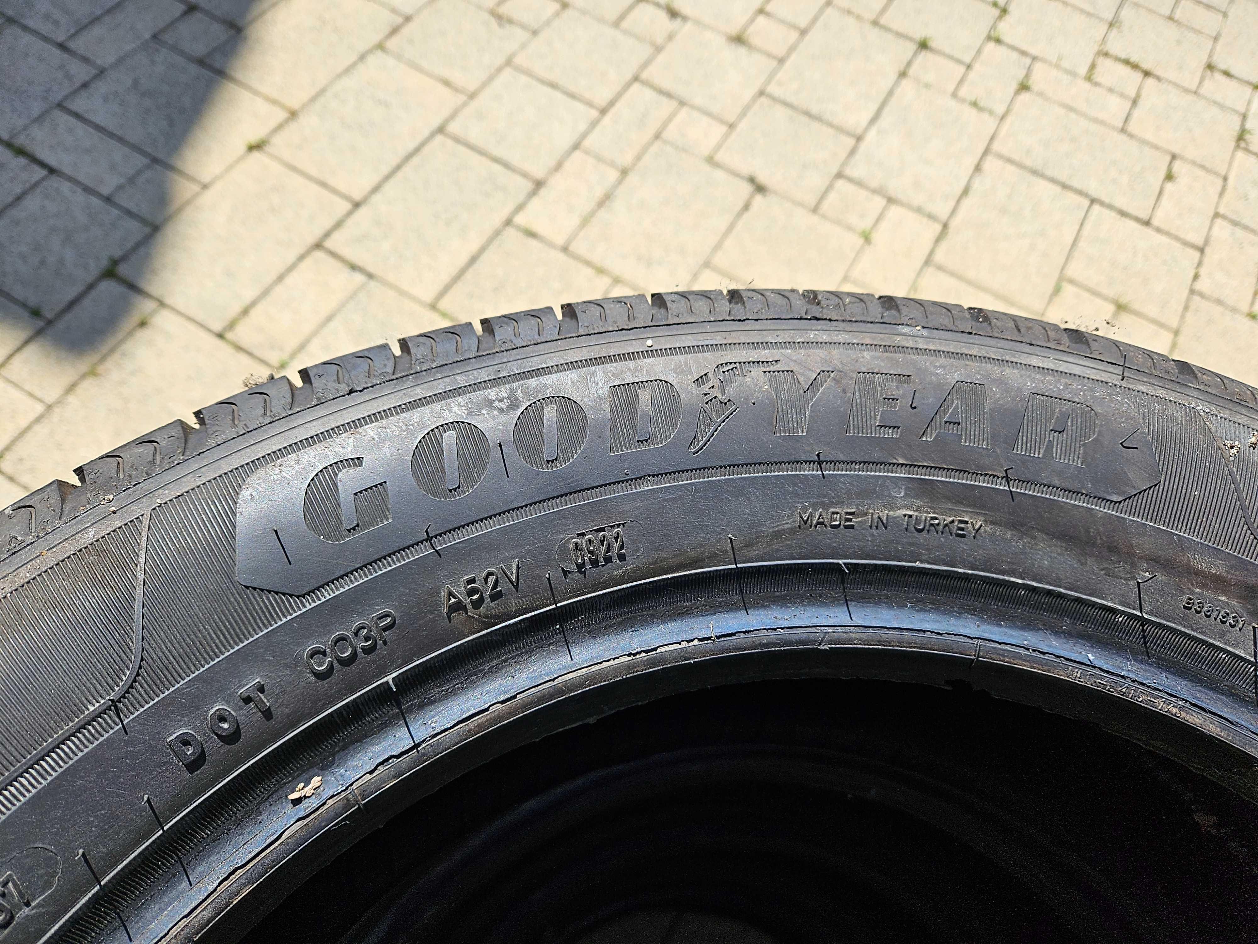 Opony  4 szt Goodyear 215/60 R17 C EfficientGrip Cargo