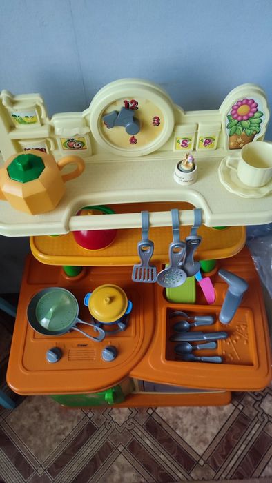 Іграшкова кухня для дівчинки