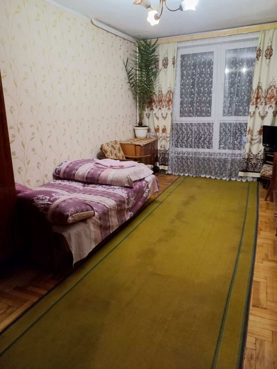 Ретро квартира за помірну ціну в колоритному районі  Борщагівка.