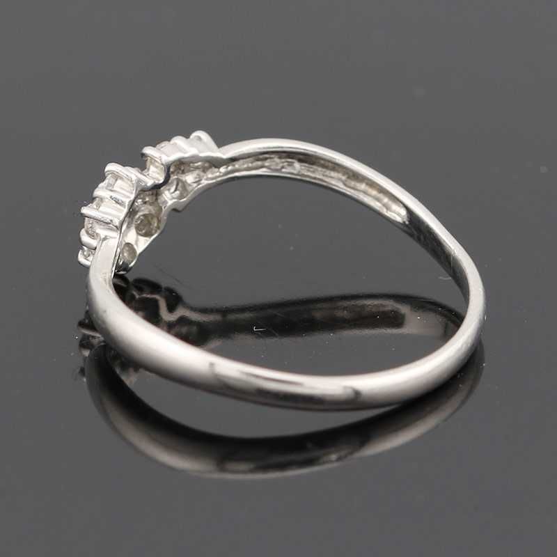 Platynowy pierścionek z diamentami 0.20ct PT900