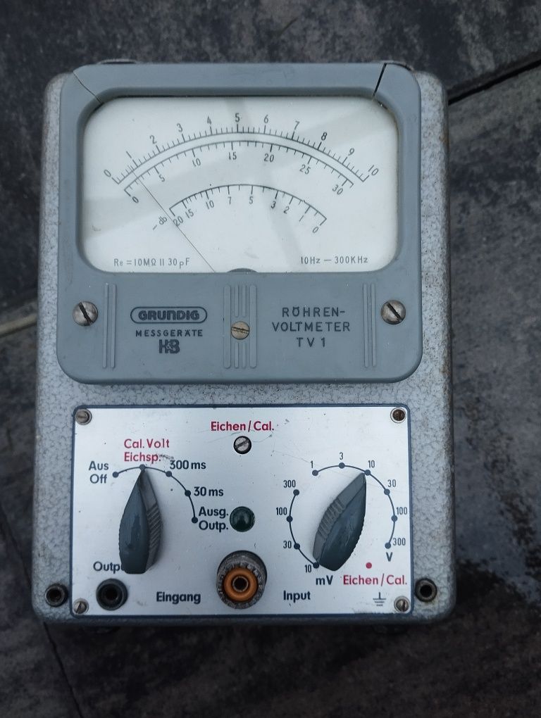 Stare urządzenie pomiarowe elektroniczne Grundig woltomierz amperomie