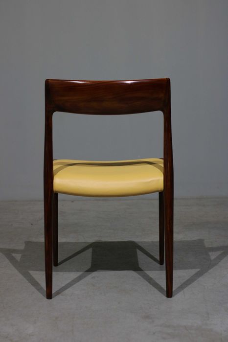 Cadeiras Niels O. Moller 77 em pau santo|  Mid-Century