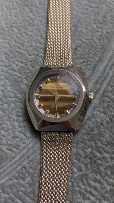 Часи Technos. Швейцарія