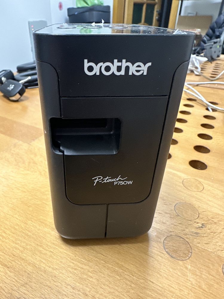 Принтер етикеток Brother PT-P750W + нов картридж в комплекте