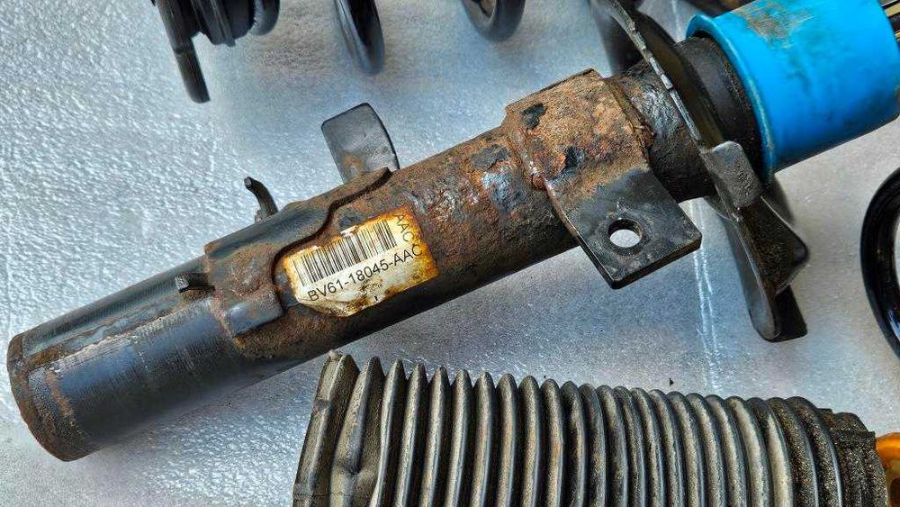 Sprężyna org przedniego zawieszenia FORD Focus MK3