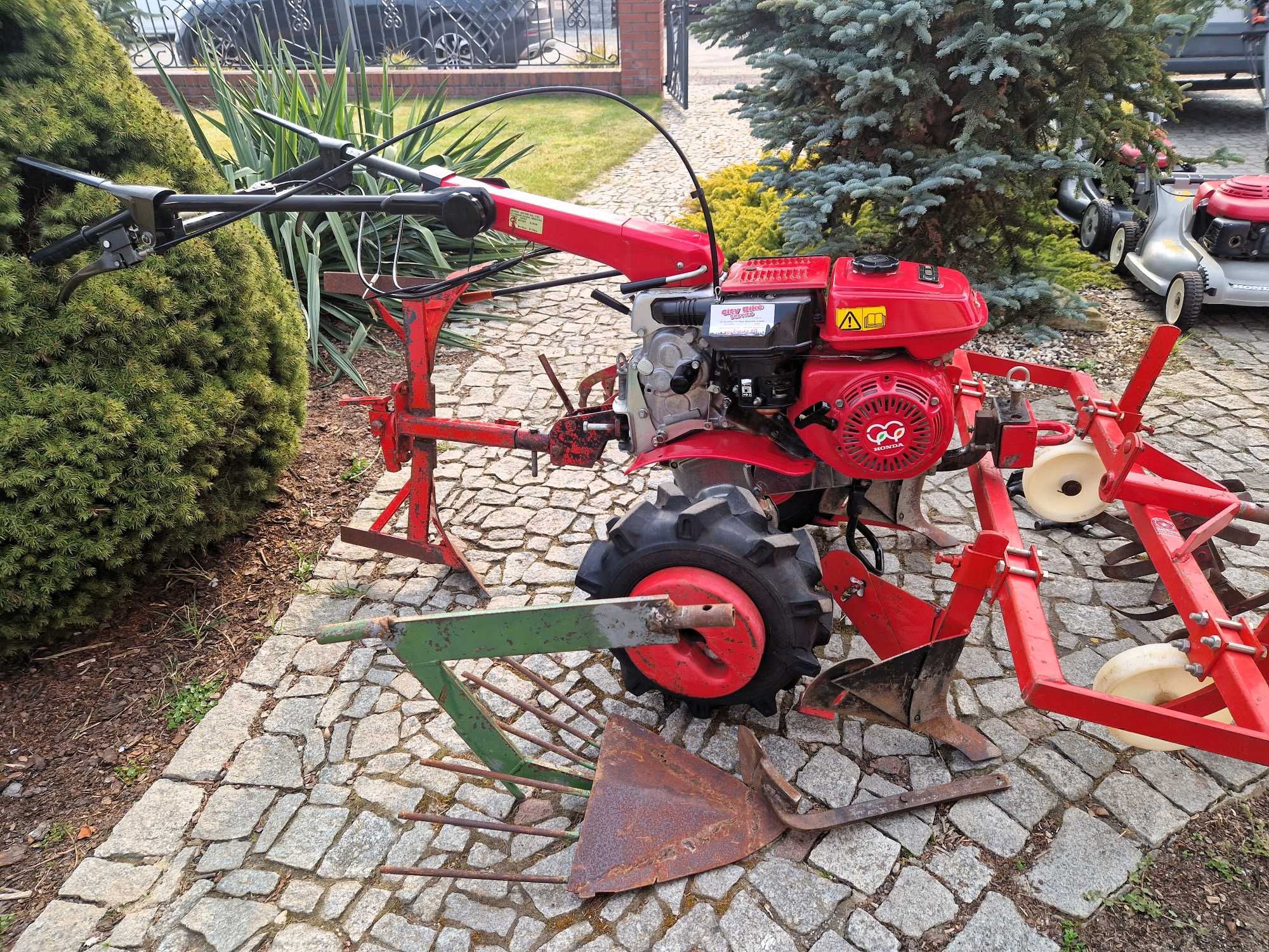 Dzik traktorek jednoosiowy ciągniczek HONDA F560  glebogryzarka pług!