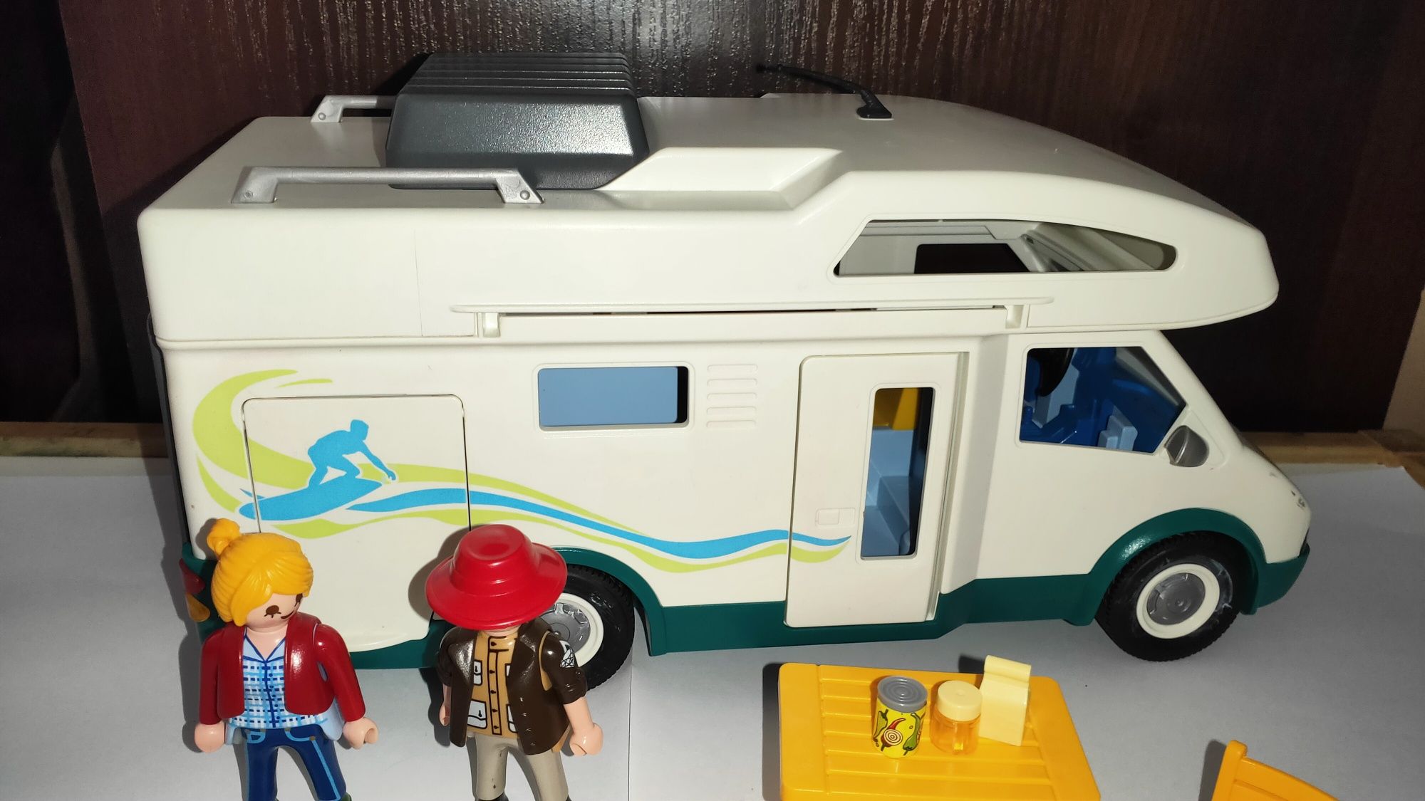 Auto Kamper playmobil z dodatkami