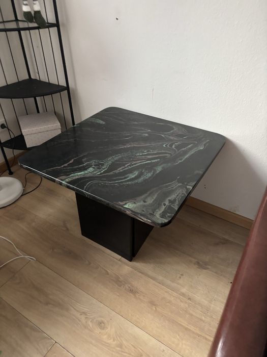 Stolik kawowy czarny konglomerat