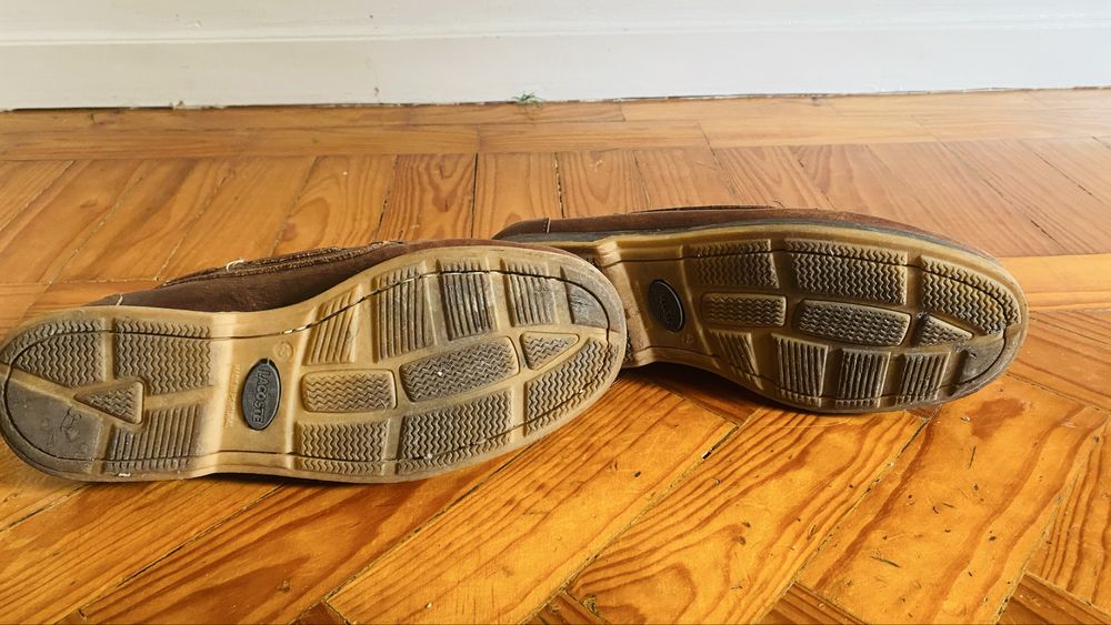 Sapto vela Lacoste castanho pele