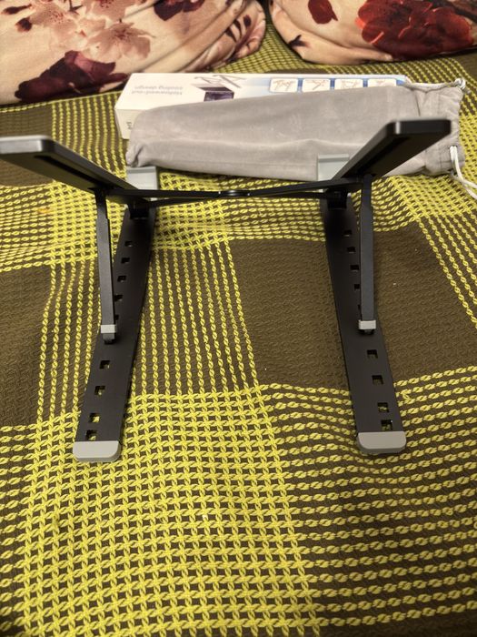 Підставка для ноутбука, планшета складана