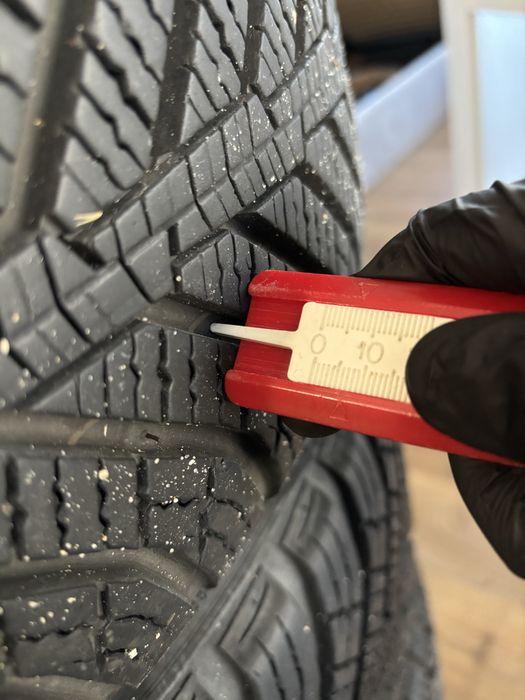 Opony caloroczne 215/50/R17 KUMHO wielosezonowe