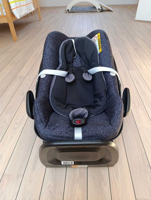 Fotelik Maxi Cosi Pebble Plus wraz z bazą Isofix