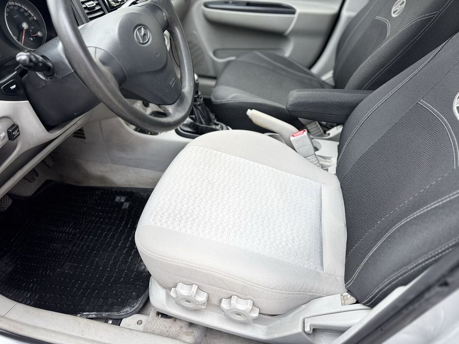 Автомобіль хюндай акцент 1.4 газ бензин 2008 рік