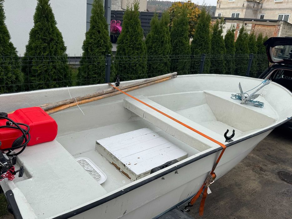 Łódka wędkarska 4 m + silnik Suzuki 6 KM stabilna, zadbana,