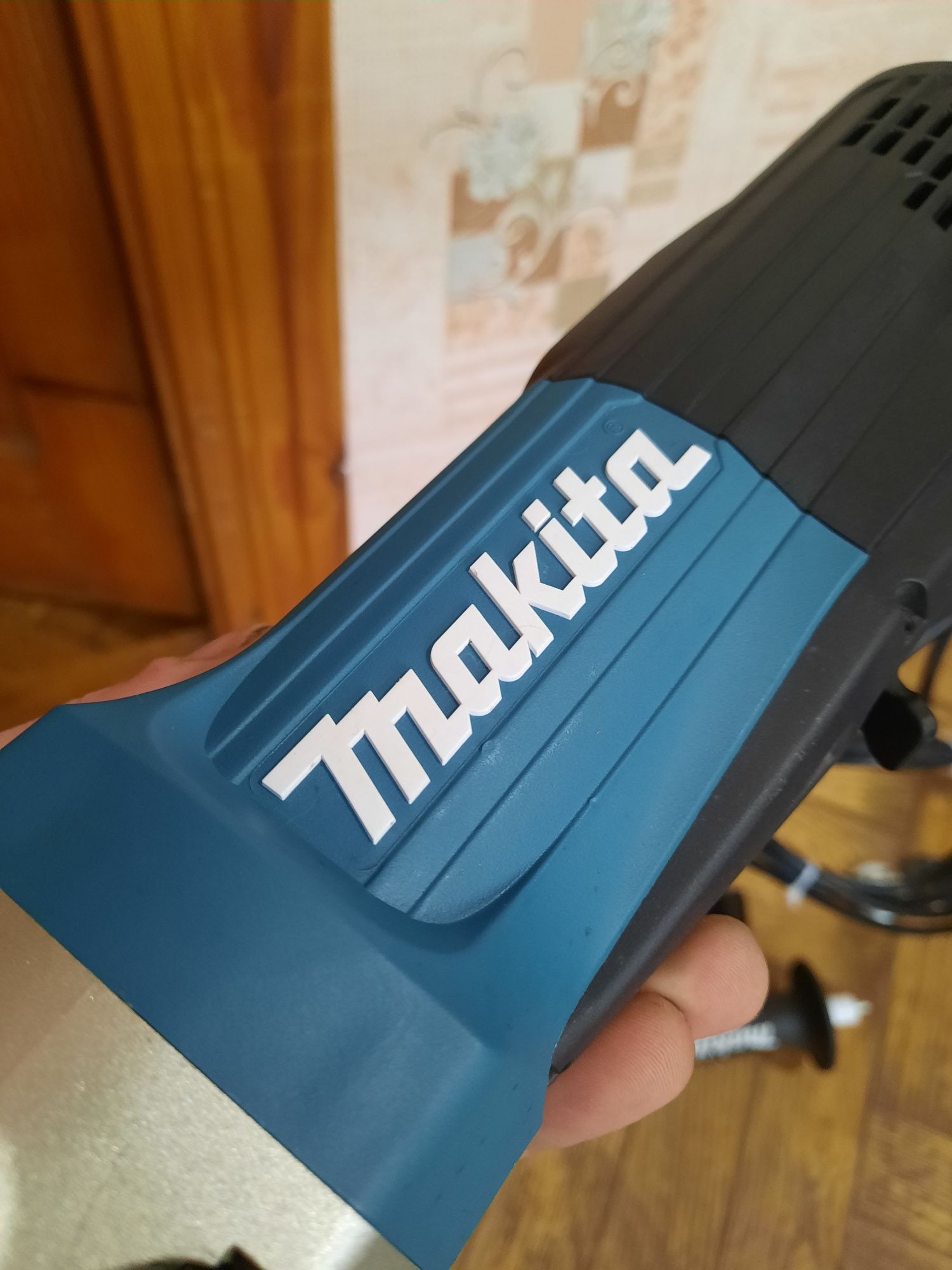 100% оригінал!!Болгарка Makita GA5050,1300вт,круг 125мм