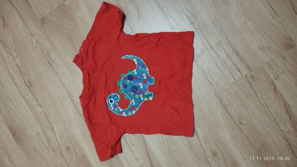 T-shirt chłopięcy czerwony dinozaur