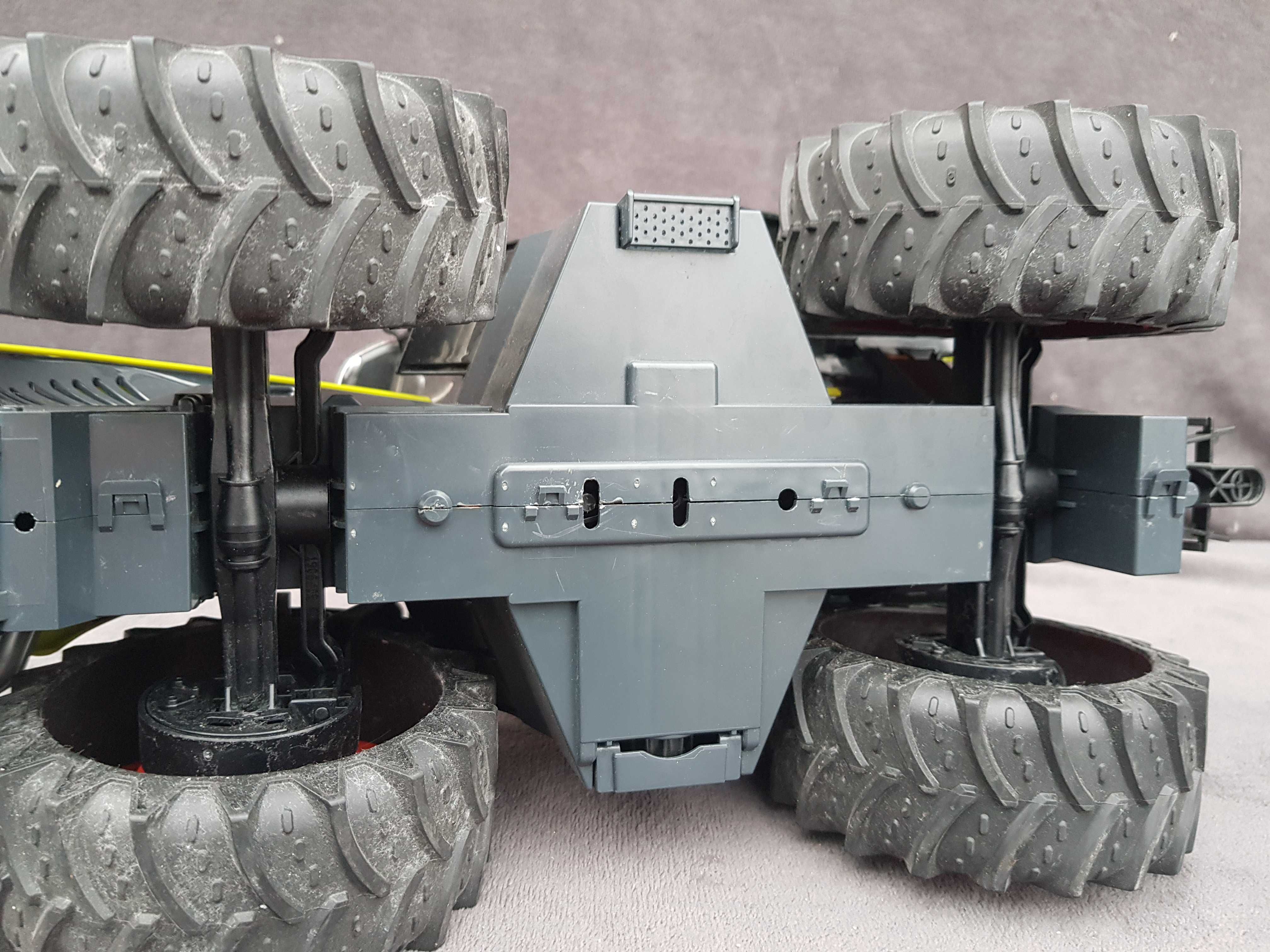 Bruder Traktor Claas Xerion 5000