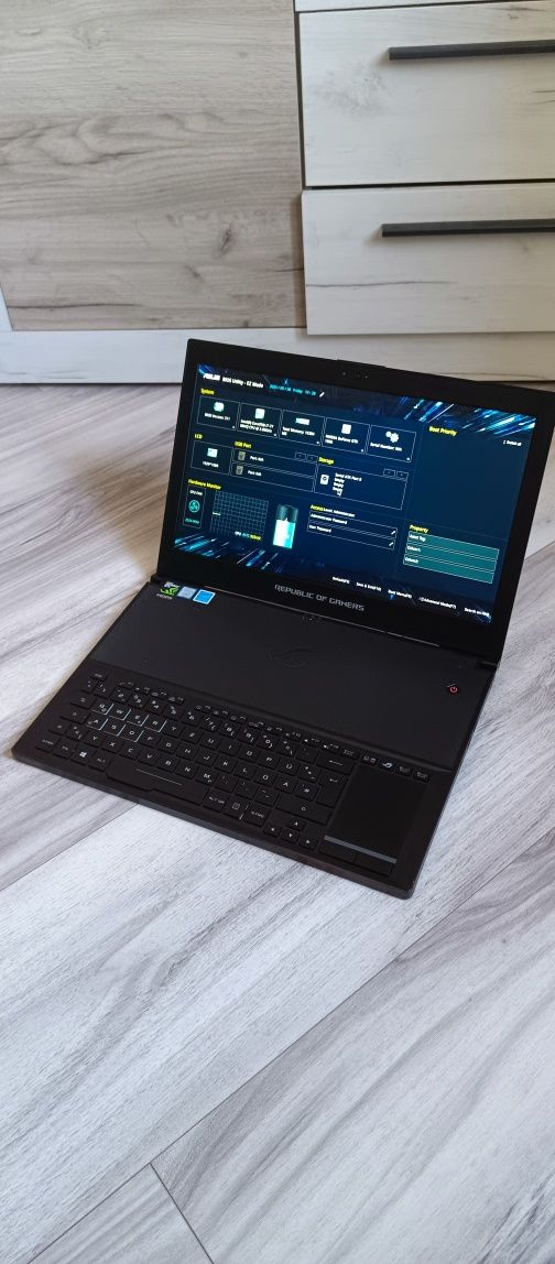 Игровой ноутбук Asus Rog Zephyrus/Corei7/16DDR/дискретка GTX1080 Q-Max