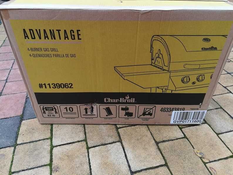 Solidny grill 4-palnikowy z USA flagowej firmy Char-Broil Advantage