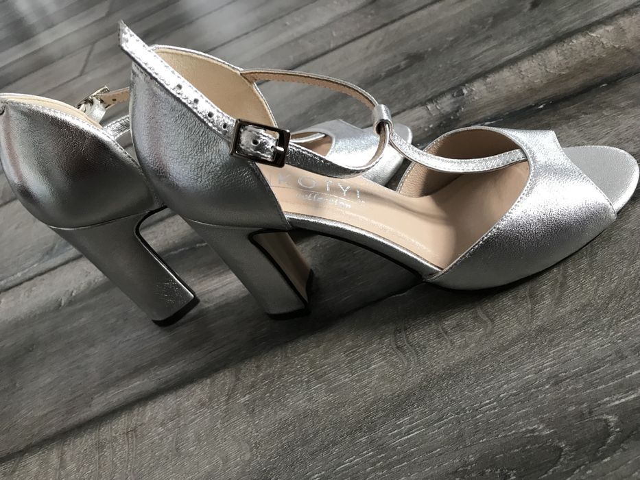 Nowe taneczne buty na wesele *Kotyl* srebrne r. 36 faktura/pudełko