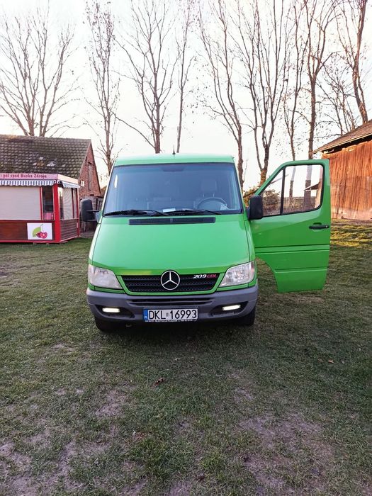 Mercedes-Benz Sprinter 208 CDI  Mercedes Benz Sprinter 208 CDI