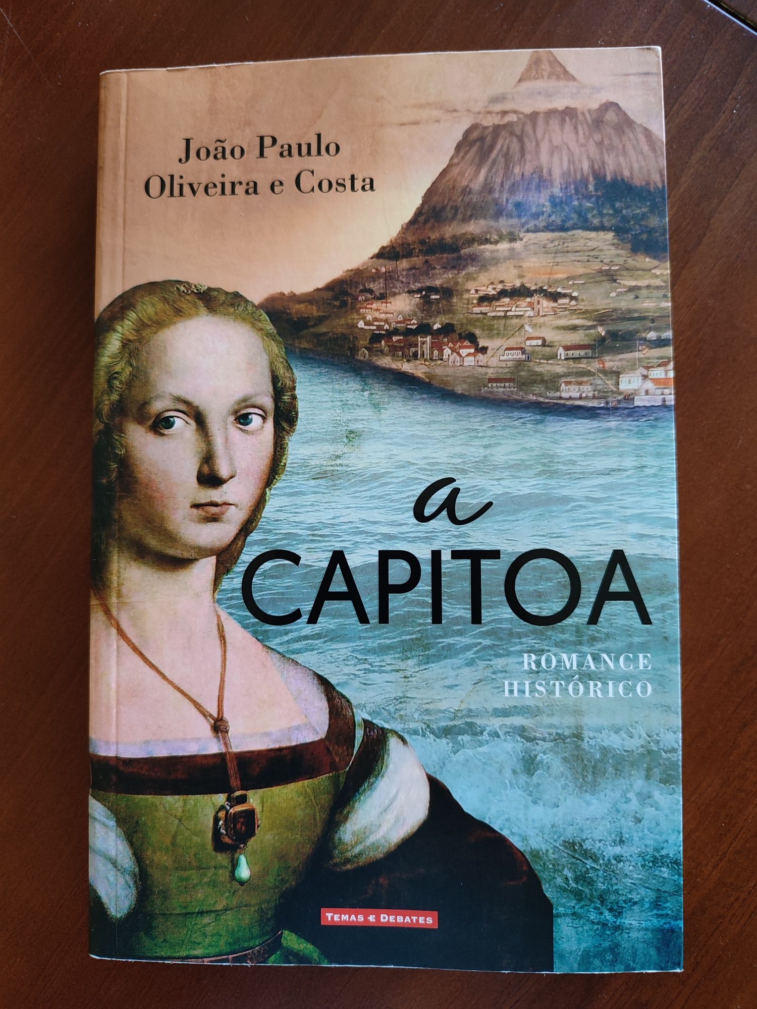 Livro novo " A Capitoa" autor João Paulo Oliveira Costa