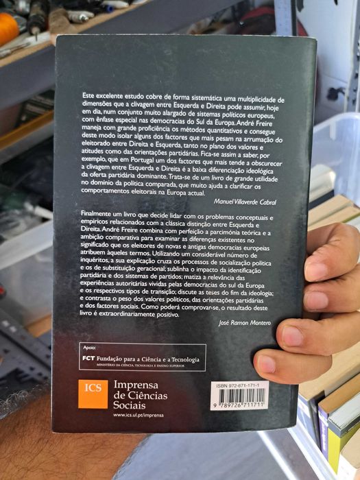 Livro desquerda e direita