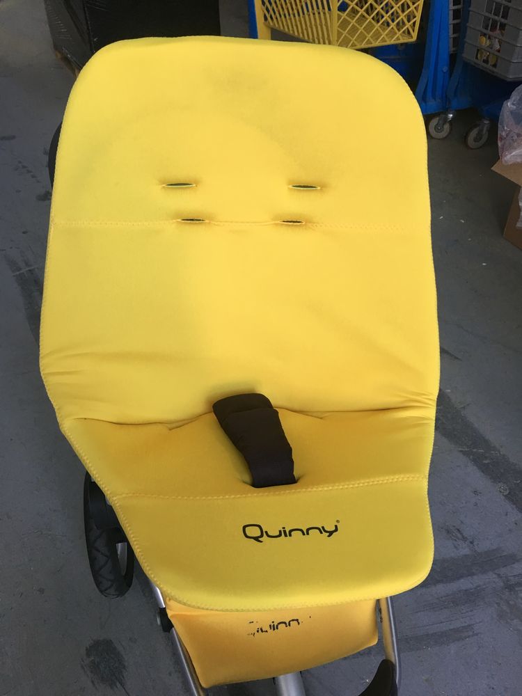Carrinho bebe Quinny com capa chuva