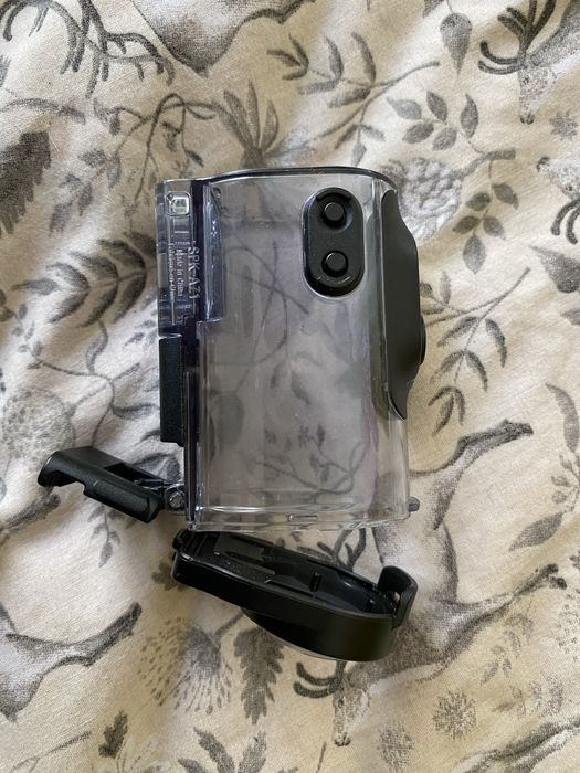 Продам Екшен камеру SONY HDR-AZ1