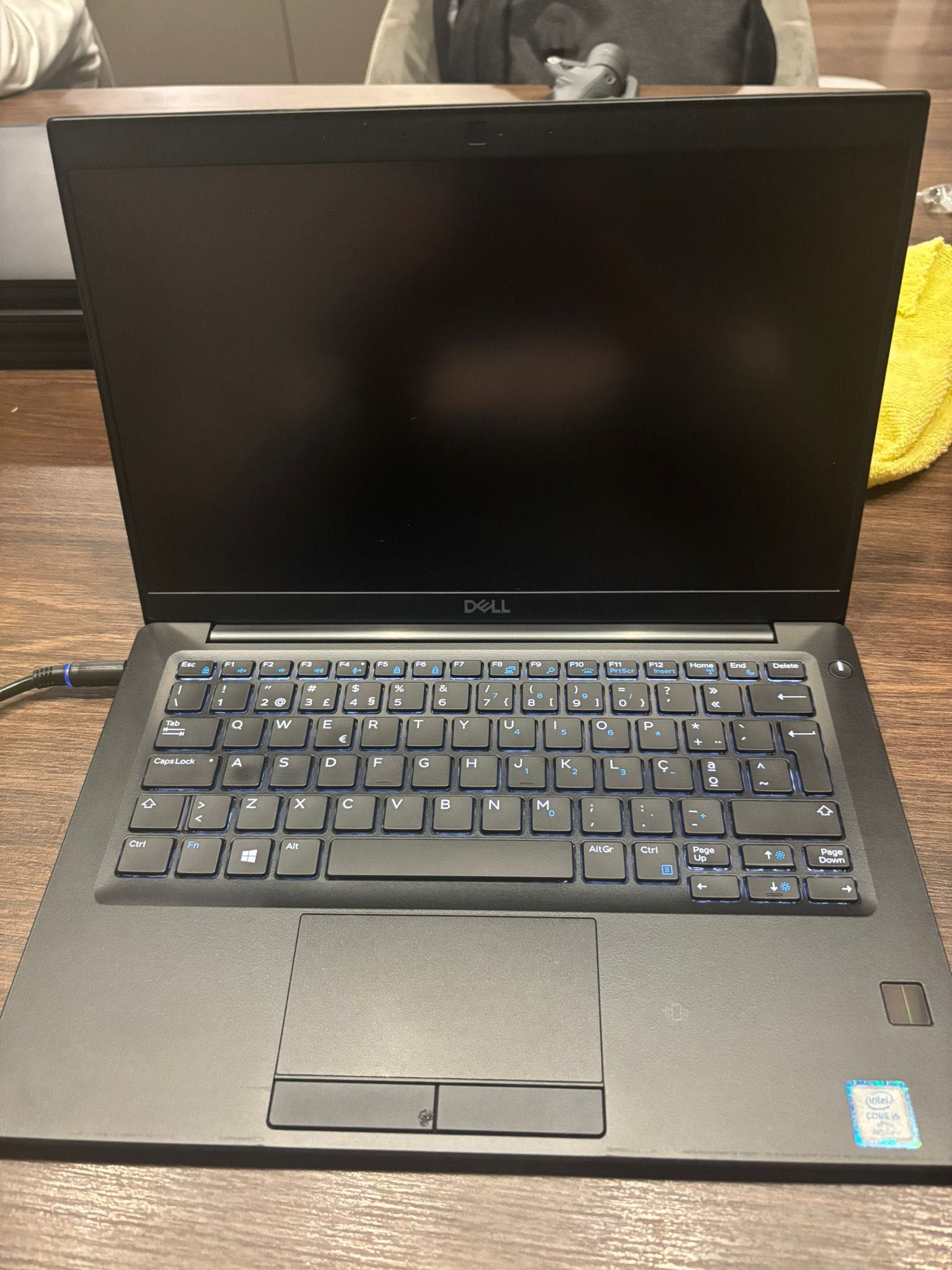 DELL Latitude 7390 / 8GB RAM / 512 GB Disco