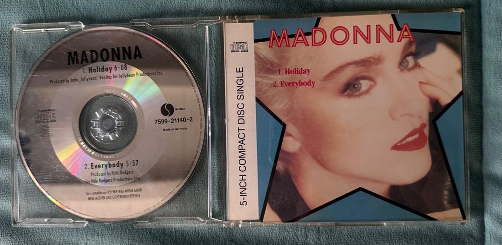 Madonna varios Itens