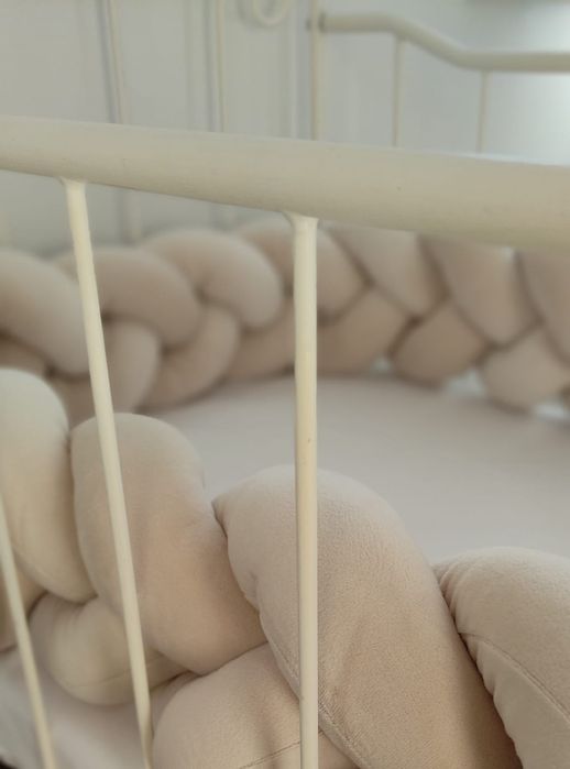 360 cm warkocz ochraniacz do łóżeczka welur jasny ciepły beż