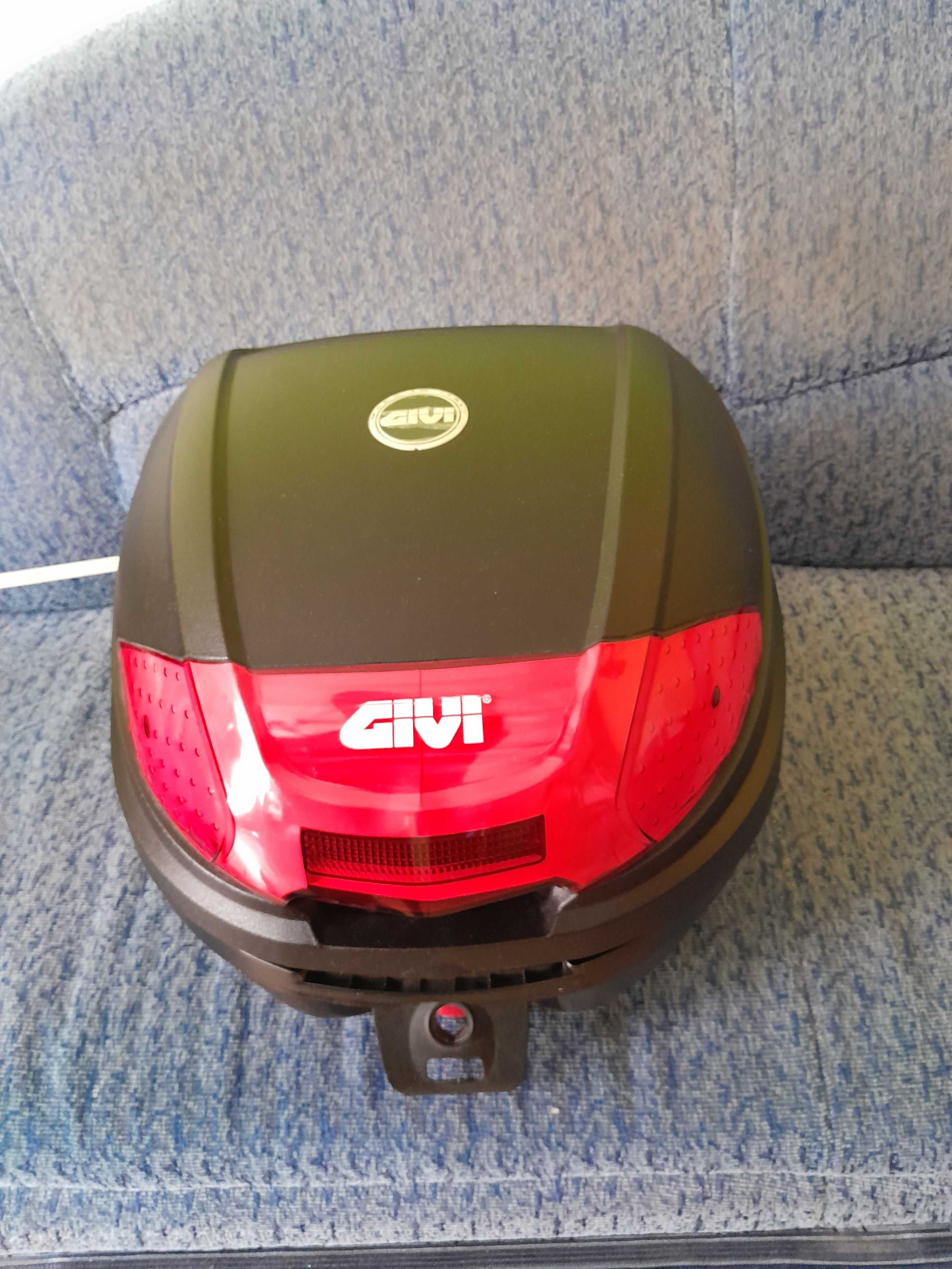 Kufer centralny  GIVI 30L