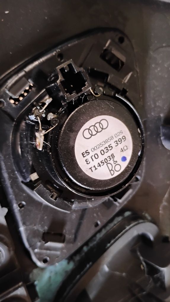 Audi a4 B8 boczek lewy tył bang olufsen