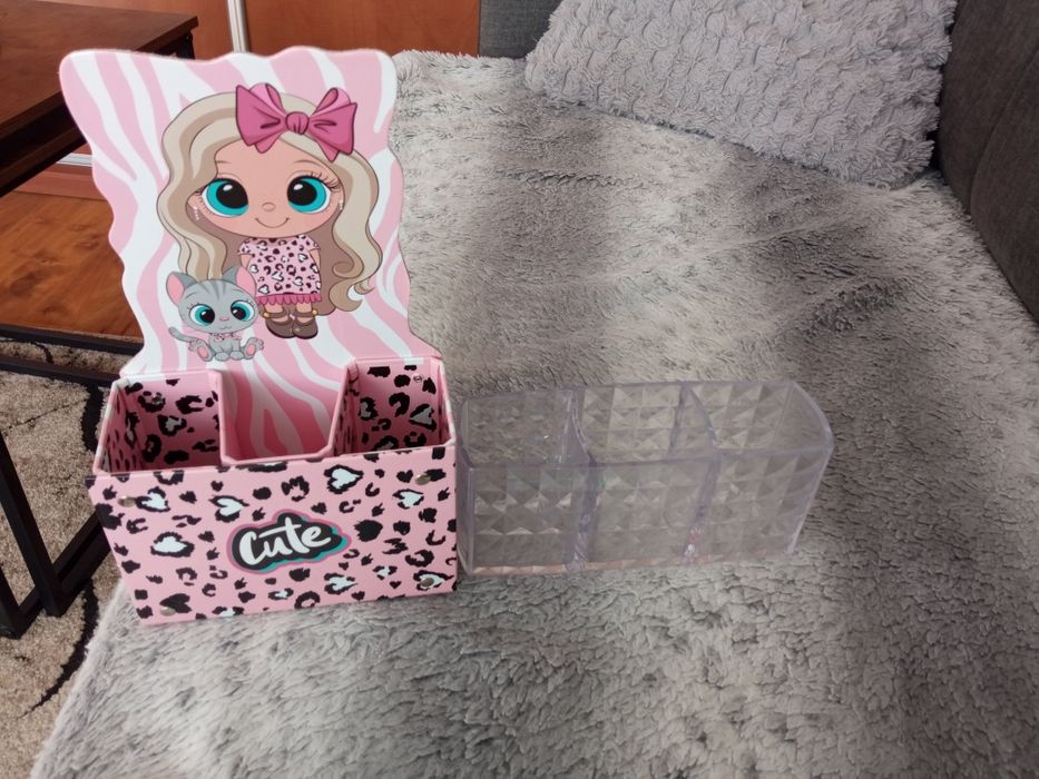 Pojemnik na przybory szkolne