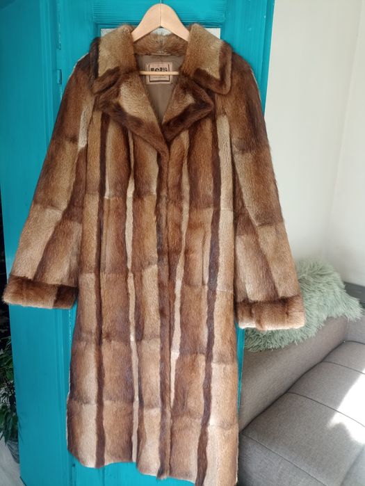 Futro długie z piżmaków futro z dzikich norek