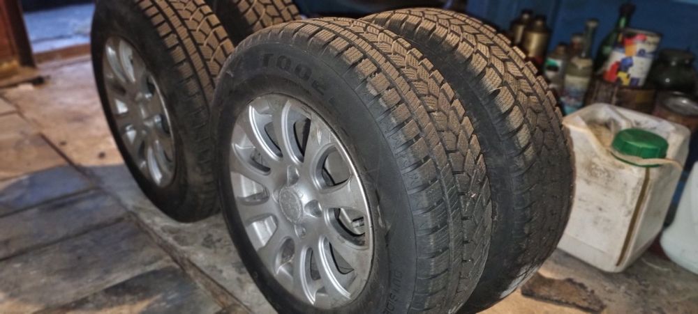 Продам зимню резину r 13