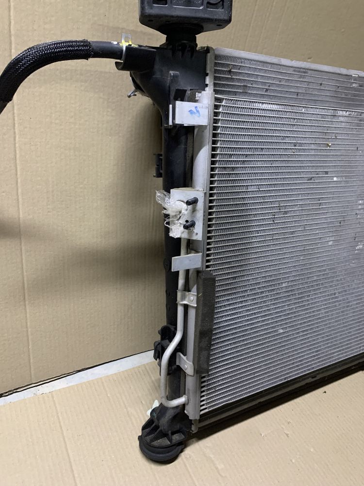 Радіатор кулер вентилятор Hyundai Tucson Хюндай туксон