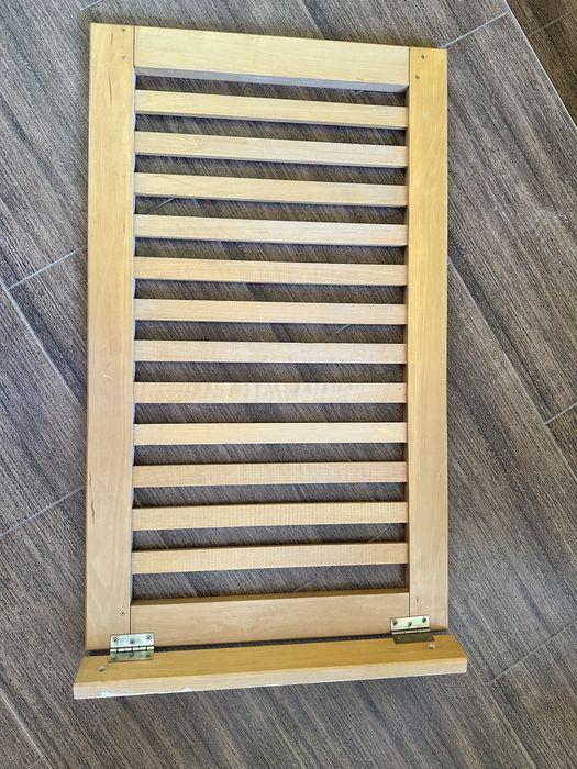 Furteczka z drewna sosnowego lakierowana