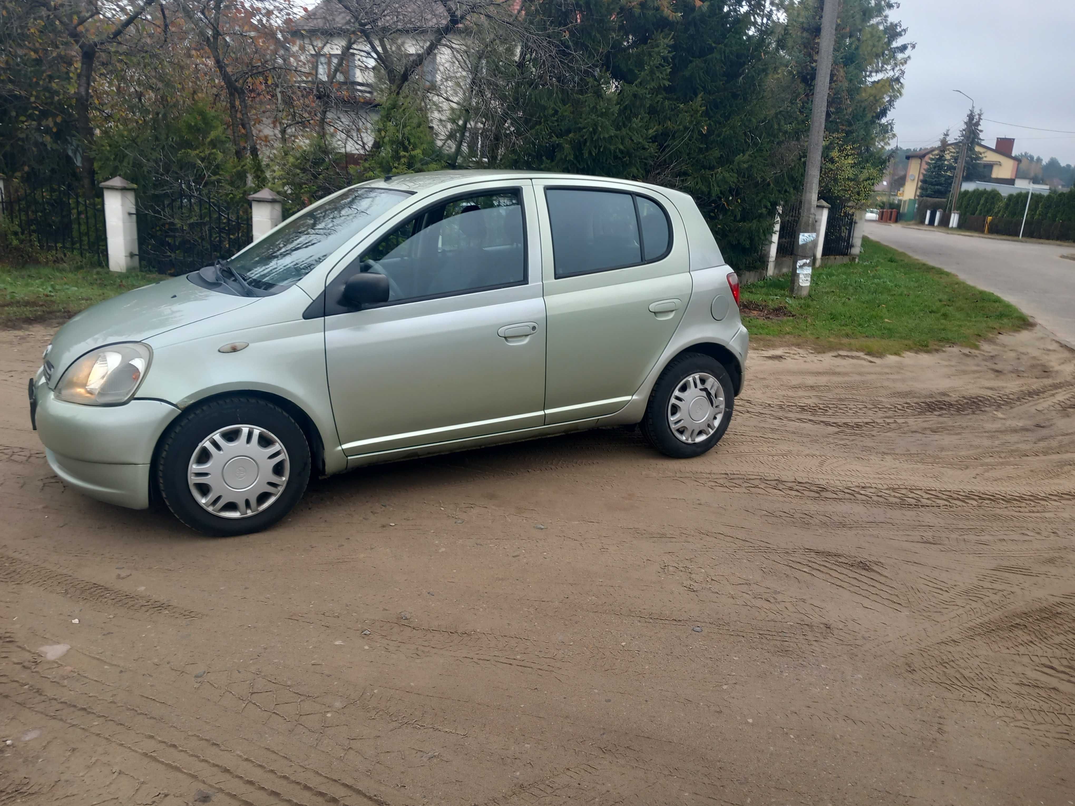 Toyota Yaris 1,3 benzyna 5 drzwi - klima , elektryka