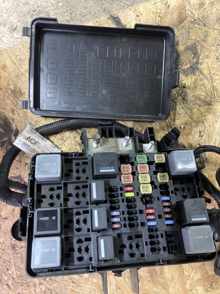 Niska cena! Skrzynka bezpieczników i ECU do Ford Custom 2.2 z 2014r.