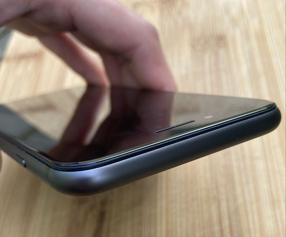 Iphone se 2020 szary