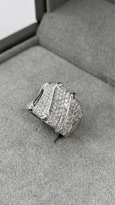 Каблучка з діамантами