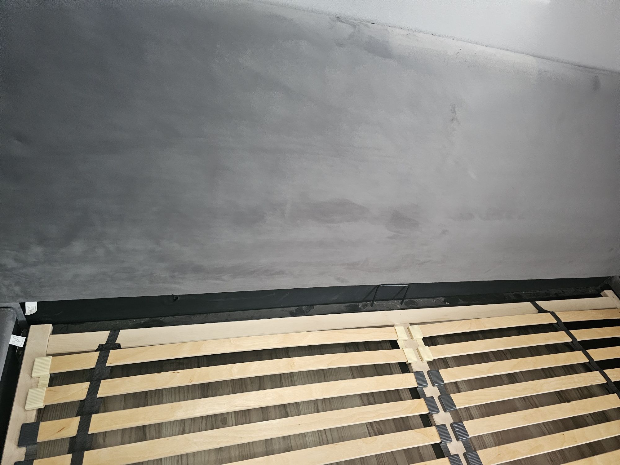 Łoże małżeńskie 180x200 z materacem i poduszkami